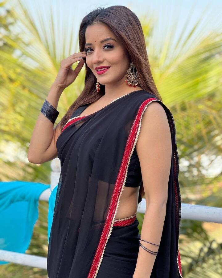 बात करें अगर मोनालिसा के करियर कि तो मोहतरमा ने बी ग्रेड फिल्मों से शुरुआत की थी. हालांकि जब कुछ बात नहीं बनीं तो उन्होंने भोजपुरी फिल्म इंडस्ट्री की तरफ रुख कर लिया.