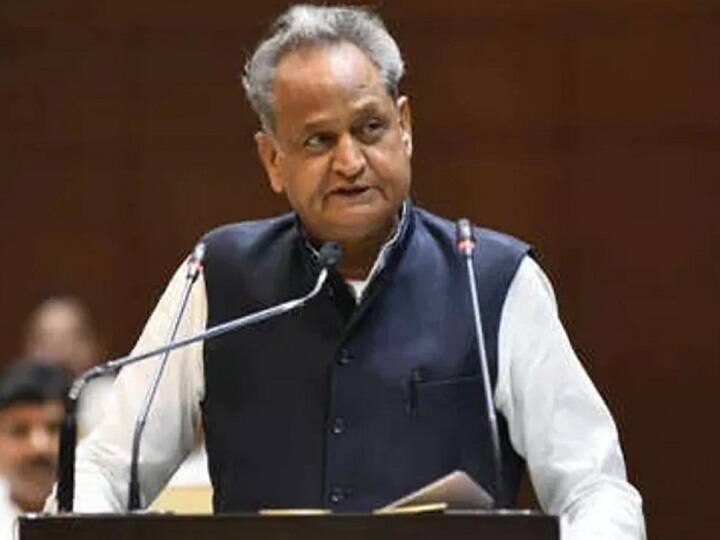 Russia-Ukraine Conflict Rajasthan CM Ashok Gehlot said Government will help students return from Ukraine Russia-Ukraine Conflict को लेकर सीएम अशोक गहलोत ने जताई चिंता, कही ये बात 