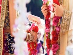 काफी शरीफ निकला दूल्हा, जयमाला के दौरान कर दी ऐसी हरकत, दुल्हन भी सकपका गई, देखें वायरल वीडियो