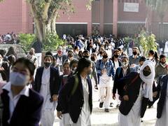 Gujarat Board Exam: कोरोना काल का असर, दसवीं और बारहवीं के बोर्ड में इस बार 5.8 लाख कम छात्र होंगे शामिल