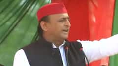 Akhilesh Yadav को कार्यकर्ताओं ने दी विनिंग ट्रॉफी, जिस पर लिखी थी ऐसी लाइन जिसकी हो रही खूब चर्चा