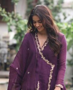 Keerthy suresh pics: ஓய் செல்பி...கீர்த்தி சுரேஷின் லேட்டஸ்ட் க்ளிக்ஸ்