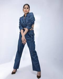 PHOTO : सई ताम्हणकरच्या ट्रेन्डी लूकची चर्चा; क्लासी फोटोशूट व्हायरल!