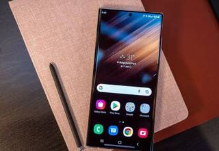 बुकिंग के पहले ही दिन हिट हुआ गैलेक्सी एस22, कंपनी को 12 घंटे में ही मिली रिकॉर्ड 70 हजार प्री-बुकिंग्स