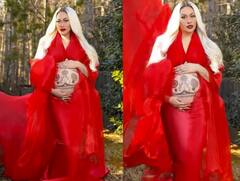 11 ਵੀਂ ਵਾਰ ਮਾਂ ਬਣਨ ਜਾ ਰਹੀ ਅਮਰੀਕਨ ਸਿੰਗਰ KK Wyatt, ਟੈਟੂ ਵਾਲੇ ਬੇਬੀ ਬੰਪ ਨਾਲ ਤਸਵੀਰਾਂ ਵਾਇਰਲ