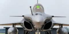 Rafale Aircraft in India: রইল বাকি মাত্র ১, ফ্রান্স থেকে এল আরও ৩ রাফাল, তবে পিছু ছাড়ছে না দুর্নীতির অভিযোগ