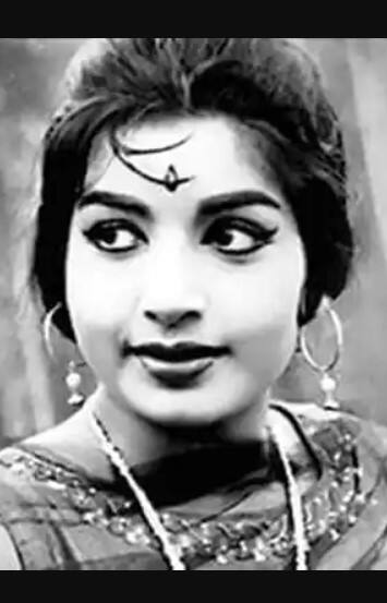 இதுவரை காணாத ஜெயலலிதாவின் அரிய புகைப்படங்கள்!