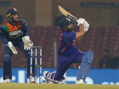 IND vs SL : श्रीलंकेविरुद्धच्या पहिल्या सामन्यात कर्णधार रोहितचा मोठा विक्रम, दिग्गजांना टाकलं मागे