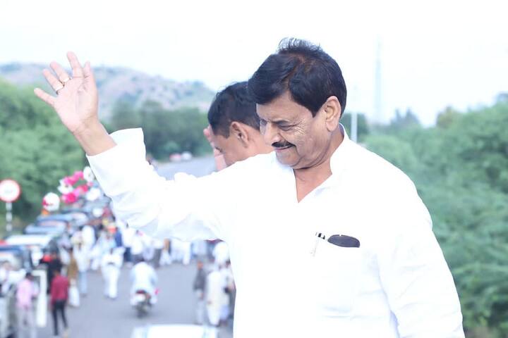 शिवपाल ने बताया था कि जब विधानसभा चुनाव से पहले सीएम के नाम पर चर्चा हो रही थी तब रामगोपाल अखिलेश यादव को आगे कर रहे थे. मैंने कहा मुलायम सिंह यादव को बनना चाहिए सीएम.