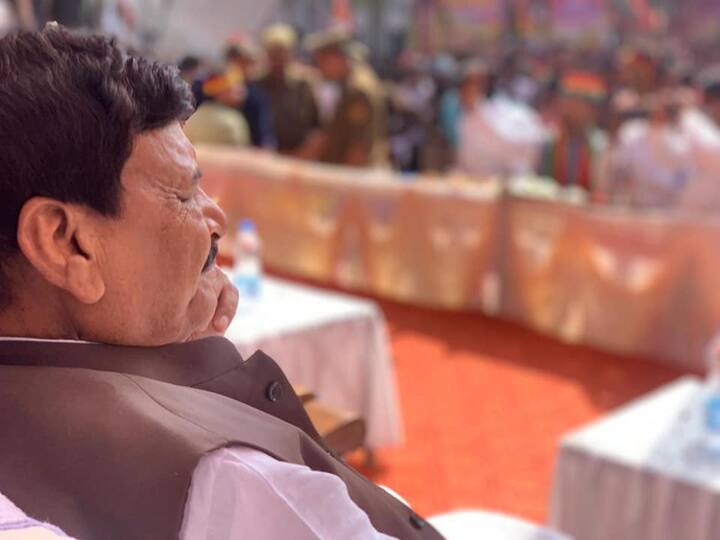 शिवपाल ने अपना दर्द बयां करते हुए कहा था जब परिवार में आपस के लोगों के बीच ही इस तरह का माहौल बन जाए तो कोई क्या करे. इन्हीं बातों से परेशान होकर मैंने सपा छोड़ दी थी.