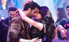 ऐश्वर्या राय समेत इन एक्ट्रेसेस संग ऐसे एक्टर्स की रोमांटिक जोड़ी ने फैंस को किया था सरप्राइज