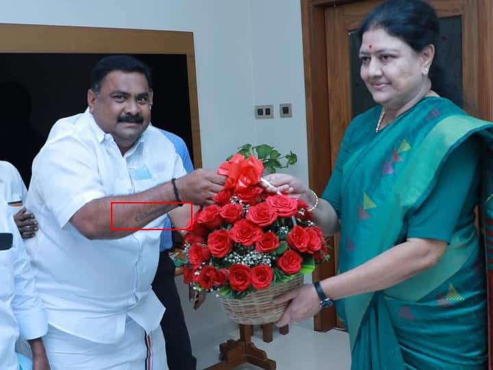 Former minister CV Shanmugam staunch believer is now on Sasikala side சசிகலா பக்கம் சாய்ந்த சிவி சண்முகத்தின் தீவிர விசுவாசி - விழுப்புரம் அதிமுகவில் சலசலப்பு