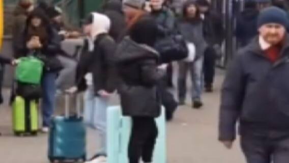 રશિયાની થલ સેના યુક્રેનમાં ઘૂસી, યુક્રેનની સેનાએ આત્મસમર્પણ નહિ કરવા એલાન, જુઓ ગુજરાતી ન્યુઝ