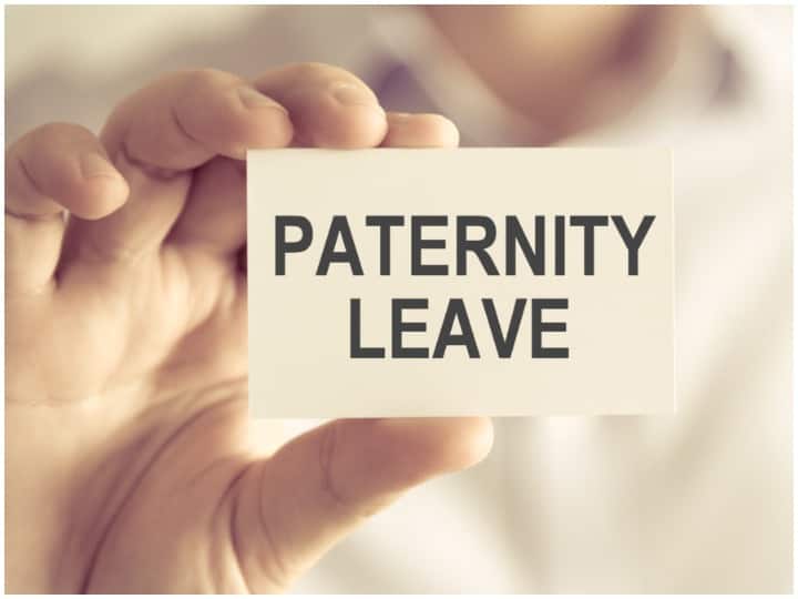 Know All about paternity leave rules for paternity leave and who can take this leave बच्चे के जन्म पर पुरुषों को भी मिलती है छुट्टी, जानें क्या है पैटर्निटी लीव और इसके नियम