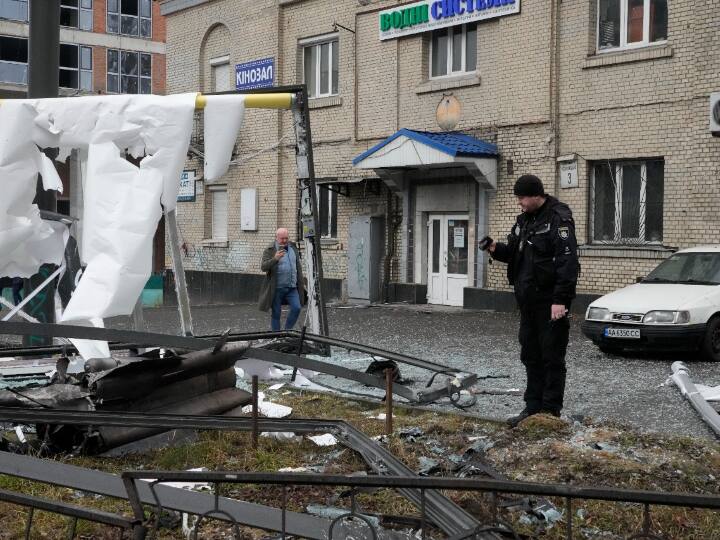 विश्व के नेताओं ने यूक्रेन पर रूस के हमले की बृहस्पतिवार को निंदा की और मास्को पर अभूतपूर्व प्रतिबंध लगाने का संकल्प लिया.