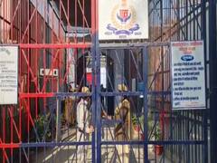 Raid in Jails: बिहार के सिवान, बेगूसराय समेत कई जेलों में एक साथ छापेमारी, कैदियों के बीच मचा हड़कंप, एक्शन मोड में अधिकारी