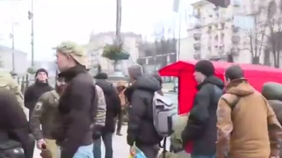 Russia Ukraine War: आम नागरिक भी रूस के खिलाफ यूक्रेन की सेना में हो रहे भर्ती