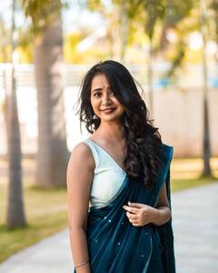 ‘आई कुठे काय करते’ फेम गौरीच्या साडीतील फोटोंची हवा; पाहा फोटो