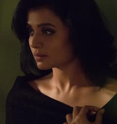 आई मायेचं कवच : सुहानीच्या आईचा हा लूक पाहून तुम्हीही व्हाल आश्चर्यचकित!