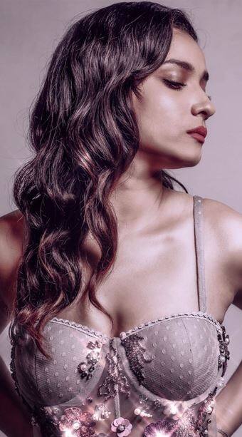 शादी के बाद चमक रही हैं अंकिता लोखंडे