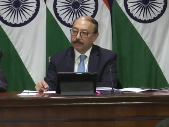 Roadways mapped out to evacuate Indian nationals from Ukraine Kyiv Foreign Secretary Harsh V Shringla PM Modi Russian President Vladimir Putin Nearly 16,000 Indians Stranded In Ukraine, Evacuation Roadways Have Been Mapped Out: Govt