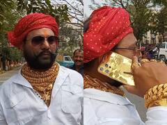 In Pics: मिलिए बिहार के 'गोल्डमैन' से, पहन कर चलता है दो किलो सोने के गहने, मोबाइल में भी लगा रखा है गोल्ड कवर