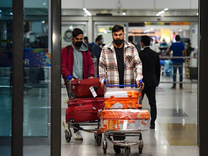 Russia Attacks Ukraine Indian Students Urge Govt For Safe Quick Evacuation Says Running Out Of Money 'Can Hear Blasts, Running Out Of Money': Indian Students In Ukraine Urge Govt For Safe, Quick Evacuation