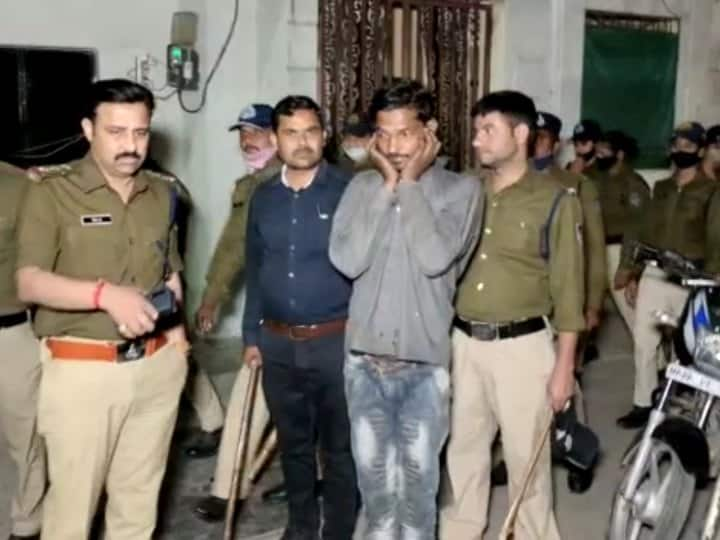 indore khajrana police take accused on place of incident ans ask them to say sorry by holding ear ANN Indore: जहां चलाए थे चाकू वहीं उठक बैठक लगाते बोले- 'पुलिस हमारी बाप है, अपराध करना पाप है', जानें पूरा मामला