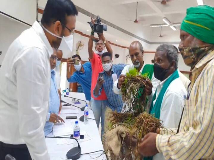 Malpractice in paddy procurement in Vedaranyam - Farmers shed tears for Nagapattinam Collector வேதாரண்யத்தில் நெல் கொள்முதல் செய்வதில் முறைகேடு - நாகை ஆட்சியரிடம் கண்ணீர் விட்ட விவசாயிகள்