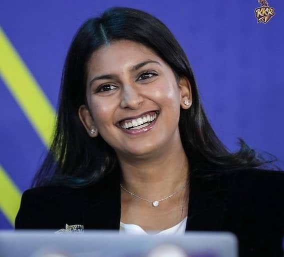 महालिलावात झळकली जुही चावलाची मुलगी जाह्नवी