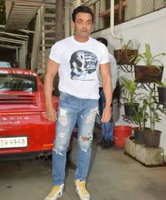 ਲਾਲ ਚੂੜਾ ਤੇ ਨੀਲਾ ਸ਼ਰਾਰਾ ਪਹਿਣ ਵਿਕਰਾਂਤ ਮੈਸੀ ਨਾਲ ਲਵ ਹੌਸਟਲ ਦੀ ਸਕ੍ਰੀਨਿੰਗ 'ਤੇ ਪੁੱਜੀ ਸ਼ੀਤਲ ਠਾਕੁਰ, See Photos