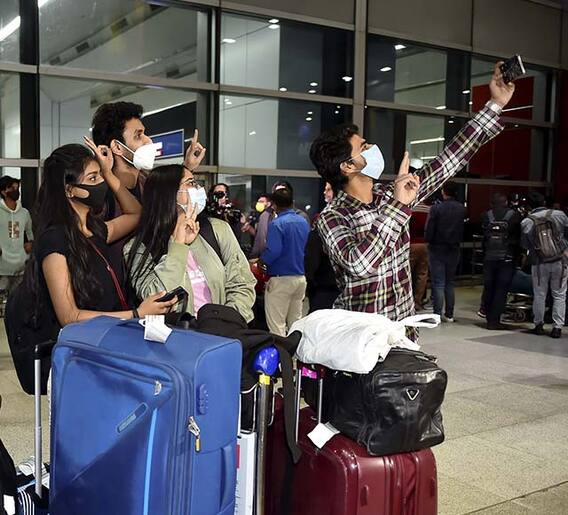 सुटकेचा निश्वास... युक्रेनमधून भारतीय परतले
