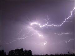 Chhattisgarh Weather Update: छत्तीसगढ़ में अगले 4 घंटे में आंधी-तूफान के साथ ओलावृष्टि की चेतावनी, जानें अपने जिले का हाल