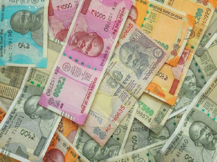 अचानक पैसों की जरूरत पड़ने पर आप क्रेडिट कार्ड के जरिए भी पैसे प्राप्त कर सकते हैं. अगर आपके पास क्रेडिट कार्ड (Credit Card) नहीं है तो आप बैंक एफडी की मदद से भी लोन प्राप्त कर सकते हैं.  (PC: Freepik)