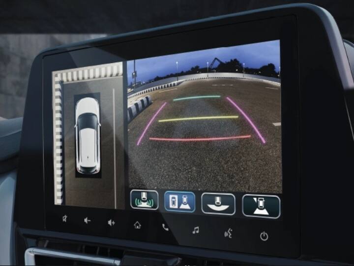 360 व्यू कैमरा- इस फीचर के जरिए मारुति ने अपनी बलेनो की सेफ्टी और बेहतर बना दी है. चारों तरफ लगे कैमरे के जरिए आप गाड़ी का 360 व्यू देख पाते हैं. इससे आपको तंग जगह पर भी पार्किंग में समस्या नहीं होती. यह मारुति की किसी गाड़ी में और इस सेगमेंट में पहली बार मिलने वाला फीचर है.