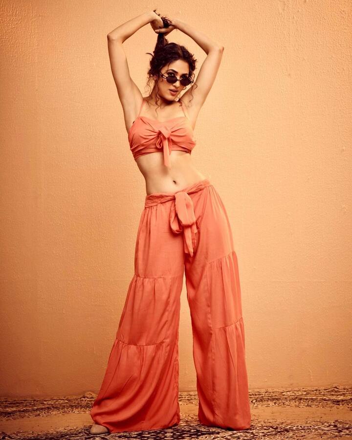 शो में नेहा पेंडसे को रिप्लेस करने जा रही विदिशा श्रीवास्तव रियल लाइफ में बेहद ही बोल्ड हैं. आप उनके इंस्टाग्राम पर गौर करेंगे तो दिल हार बैठेंगे.