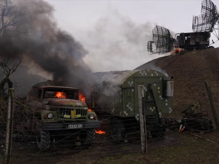 Russia-Ukraine War: जंग की आग में झुलसे बेकसूर, रूस के आक्रमण के कुछ ही घंटों में मारे गए दर्जनों यूक्रेनी नागरिक