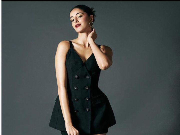 Ananya Panday Stuns in Satin Black at Elle Beauty Awards 2023 | Ananya  Panday Stuns in Satin Black at Elle Beauty Awards 2023