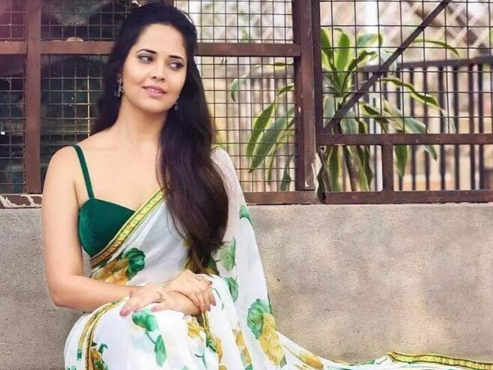 ஏராளமான தெலுங்கு தொடர்களை தொகுத்து வழங்கியுள்ளார்
