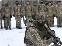 Russia Ukraine War: યુક્રેનના રાષ્ટ્રપતિ વોલોડીમિર ઝેલેન્સકી સૈનિકો સાથે યુદ્ધના મેદાનમાં ઉતર્યા, સેનાના કપડામાં તસવીરો થઈ વાયરલ