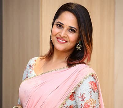 பிரபல தெலுங்கு நடிகை அனசுயா பரத்வாஜ்