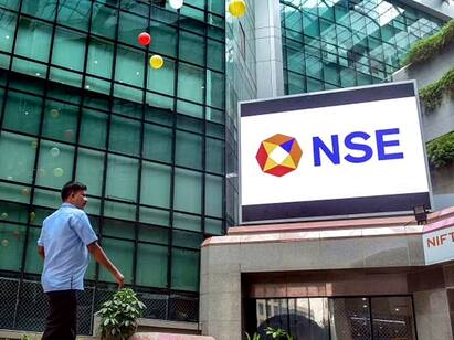 NSE Scam: Himalayan Yogi in market manipulation case is Anand Subramanian, CBI identifies NSE Scam: এনএসই-এর প্রাক্তন কর্তাকে গ্রেফতার, হিমালয়ের যোগীর নির্দেশে হয়েছিল নিয়োগ!