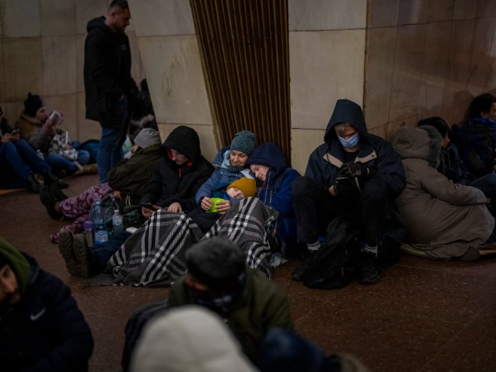 United Nations says More than 50000 Ukrainians flee country in 48 hours amid war situation जंग के बीच यूक्रेन में हालात बद से बदतर, संयुक्त राष्ट्र का दावा- 48 घंटों में 50 हजार लोगों ने छोड़ा देश