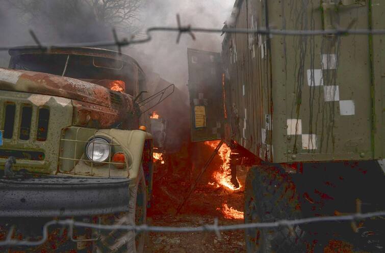 Russia-Ukraine crisis: यूक्रेन में रूसी सेना के हमले का दूसरा दिन, राजधानी कीव में दो बड़े धमाके, 40 मिनट में दागे गए 3 दर्जन मिसाइलें