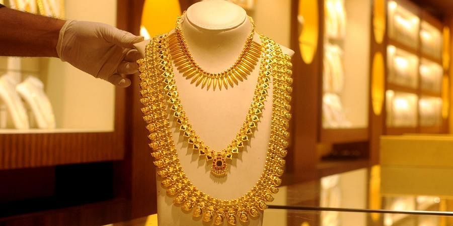 Gold Price: ரஷ்யா - உக்ரைன் போரால் தங்கம் விலை இத்தனை ஆயிரம் வரை உயர வாய்ப்பா? முழு விவரம்..