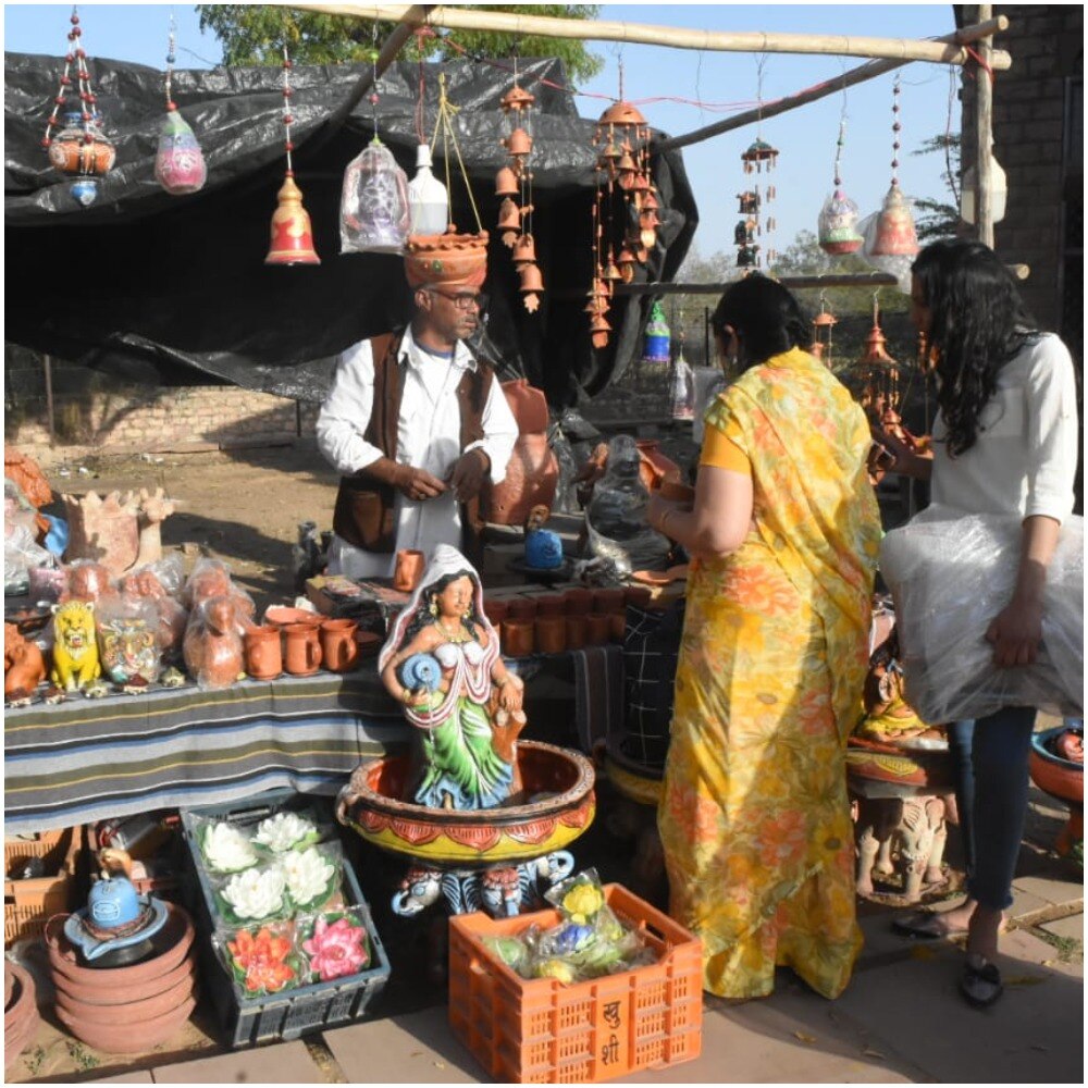 Amrita Haat Mela: Jodhpur के अमृता हाट मेला में दिखी लोगों की भारी भीड़, हस्तशिल्प और अन्य उत्पाद बने आकर्षण का केंद्र