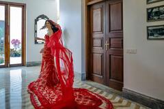 शिबानी दांडेकरच्या वेडिंग लूकबद्दलच्या खास गोष्टी जाणून घेऊयात....