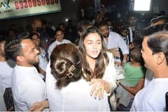 ਥੀਏਟਰ ਤੋਂ ਬਾਹਰ ਗੰਗੂਬਾਈ ਕਠਿਆਵਾੜੀ ਦੀ ਸਕ੍ਰੀਨਿੰਗ ਮਗਰੋਂ ਆਲੀਆ ਭੱਟ ਨੇ ਲੁਟਾਇਆ ਪਿਆਰ, ਦਰਿਆਦਿਲੀ ਦੇਖ ਫੈਨਜ਼ ਕਰ ਰਹੇ ਤਾਰੀਫ਼