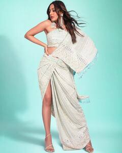 टीवी की नागिन ने अतरंगी स्टाइल में पहनी साड़ी, अदाएं देख फैंस बोले- हाय गर्मी