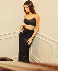 બ્લેક ડ્રેસમાં એક્ટ્રેસ તારા સુતરીયાનો ગ્લેમરસ અંદાજ, જુઓ શાનદાર તસવીરો